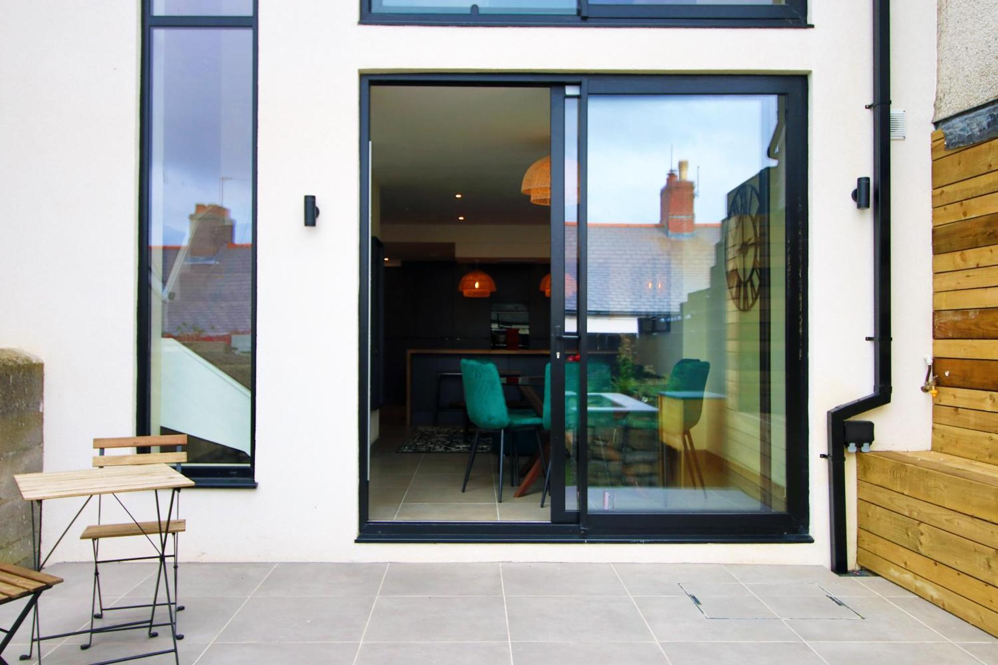 קארדיף Luxury 4 Bedroom 4 Ensuite Home In Penarth מראה חיצוני תמונה